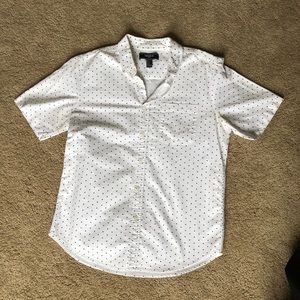 Short sleeve white/black polka dot button down